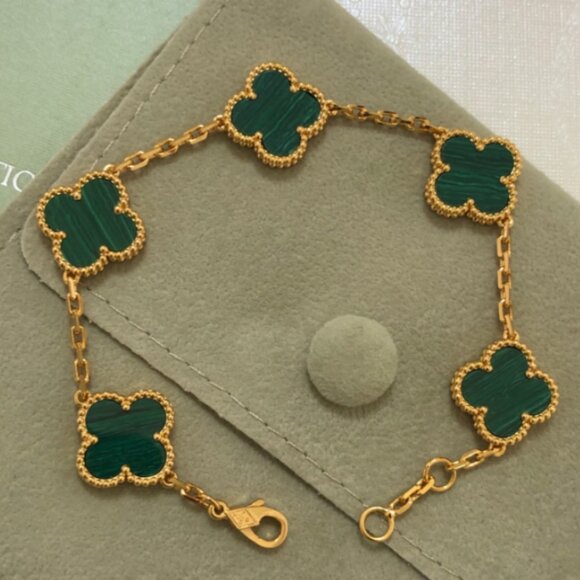 18K Gold Five-Pattern Green Chalcedony Bracelet - Picture 2 of 5